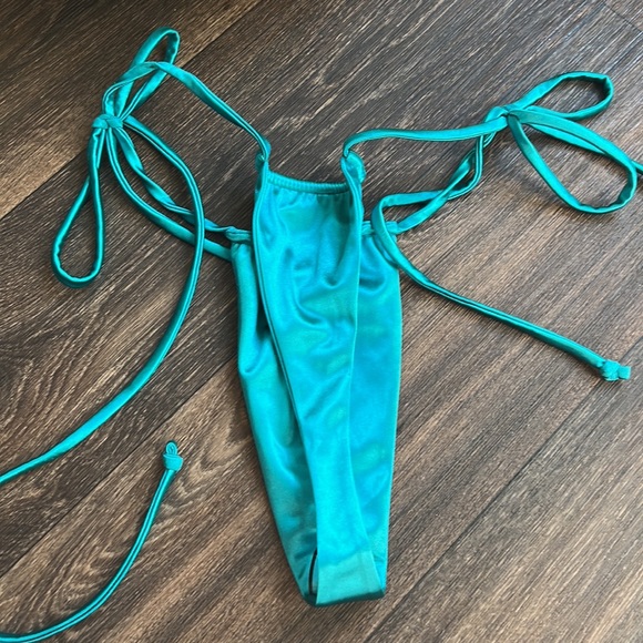 Neena Bikini Bottom - Picture 5 of 5